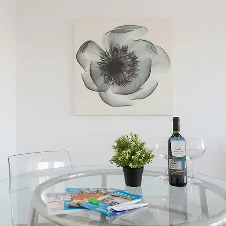 1214 - Two Bedrooms Ciutadella Apartment Barcelona