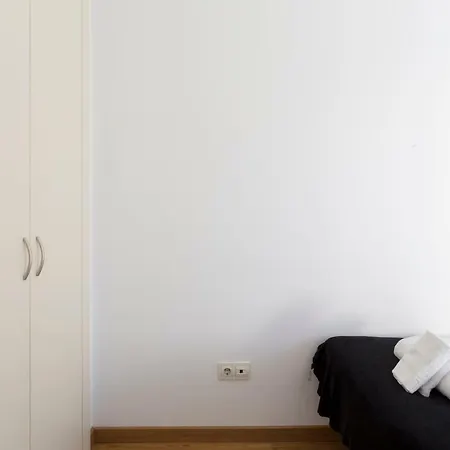 1214 - Two Bedrooms Ciutadella Apartment